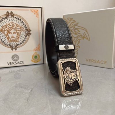 品名：Versace.范思哲 材质：原单牛皮腰带 百分百头层牛皮腰带保证真皮，24K纯钢扣，专柜原单品质、做工精细，时尚大牌，送人自用首选 包装： 请认准如图专