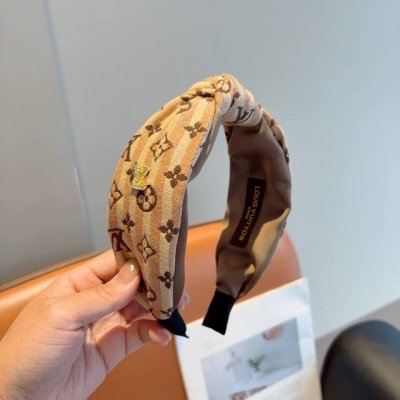 配包装 Lv 路易威登 经典新款中间结宽版发箍，时尚可爱宽边头箍，专柜最新款来袭时尚百搭，女神必入 ！