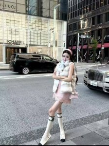配包装 一盒一双 Chanel 香奈儿超级爆款网红袜子小香家官网同步针织字母小腿袜，Ins明星网红推荐火爆至极纯棉材质，轻薄柔软透气，四季通用，欧美大牌街头必备