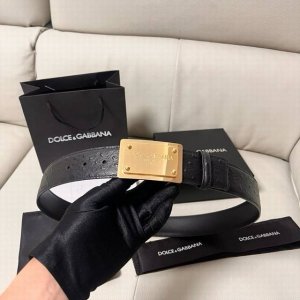 特 Dg，宽4.0Cm Dolce&Gabbana 新款男士鸵鸟纹腰带，搭配全新镀钌 Dg 交叉造型徽标搭扣
