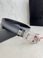品名：范思哲.Versace.皮带腰带自动皮带 型号：自动带，纯钢材质经典人头自动扣，图片实物拍摄 腰带：百分百头层牛皮，自动带身，保证真皮。24K纯钢扣永不掉