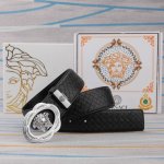 品名：Versace.范思哲 材质：原单牛皮腰带 百分百头层牛皮腰带保证真皮，24K纯钢扣，专柜原单品质、做工精细，时尚大牌，送人自用首选 包装
