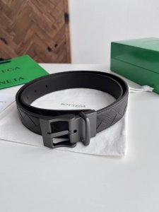 -Bv 2025最新款双面用男士编织腰带 纯手工Intreccio大格子编织 意大利荔枝纹小牛皮搭配可旋转表扣设计枪色针扣 宽度35Mm 颜色: 咖啡色