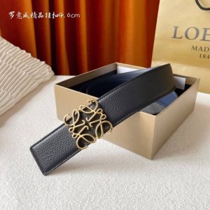 loewe 罗意威 专柜同款 选用柔软双面小牛皮制作，时尚百搭，宽4.0Cm