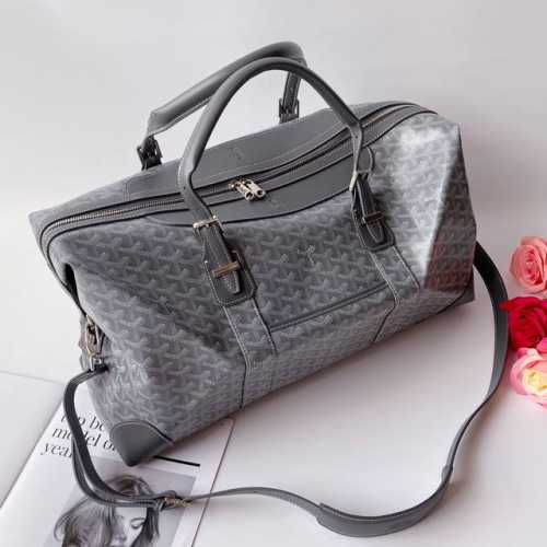 G0Yard 戈雅 成立于1853年，已超过150年的历史，Goyard 高雅旅行包，便携随身携带，轻便 耐磨材质，标志性的细节处理也彰显了品牌历史，160年来
