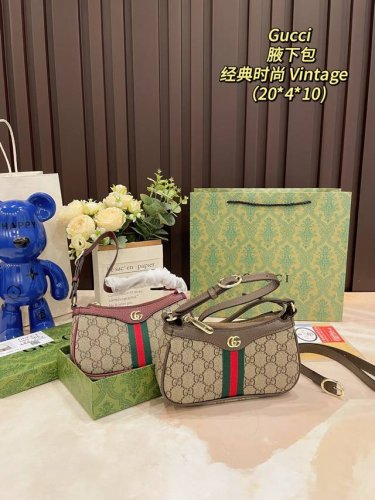 细节图 礼盒包装 酷奇Gucci Ophidia 腋下包 越用越好看 可复古可洋气 搭配点挂件又是另 种风格配盒酷奇腋下包 背在腋下不大不小 不光有可人外表 空