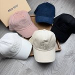 特价 Miumiu 配防尘袋 灯芯绒 新品棒球帽 材质 纯棉 透气性好 春天挡风 夏天防晒必备单品 颜色大气 款式新颖别致好搭配衣服 实用性强 高端品质 随心搭