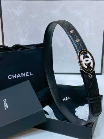 Chanel 24C 黄铜金属 水钻黑 与 白Logo搭扣 黄铜金属进口羊皮带身 饰有Cc小Logo手感柔软 细腻 3.0Cm - 点击图像关闭