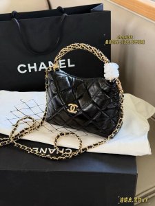 油蜡牛皮 配盒 Size：18*14Cm 小香家 24B 饭盒包 简简单单的外观可可爱爱 麻花手柄黑金Hobo精美又贵气#