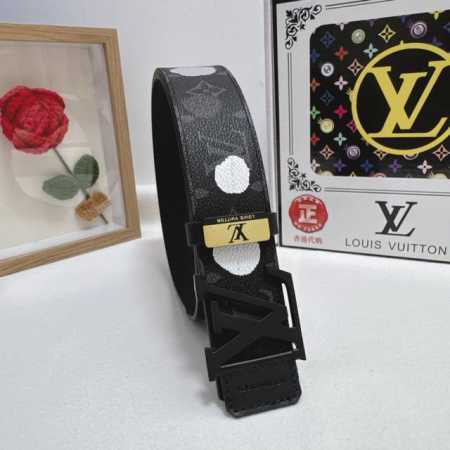 品名：Lv..路易..威登 材质：原单牛皮腰带 百分百头层牛皮腰带保证真皮，24K纯钢扣，专柜原单品质、做工精细，时尚大牌，送人自用首选 包装： 请认准如图专柜 - 点击图像关闭