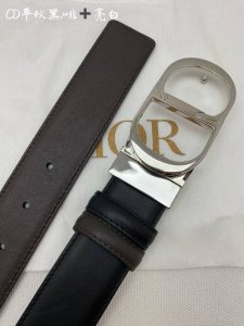 Dior迪奧全力打造精緻優雅心備佳品，五金採用精湛的處理工藝，头层牛皮 適用百搭寬度3.5Cm DDD