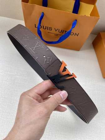 特P200 Lv原单头层牛皮压老花面，内衬头层小牛皮底，搭配原单刚扣 专柜宽度 - 点击图像关闭