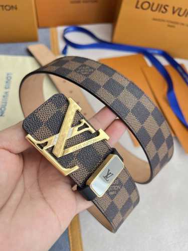 品名： Lv..路易..威登腰带皮带原单 型号：挂扣，新款经典纯钢材质镶钻挂扣，头层牛皮，图片实物拍摄 材料：头层牛皮，挂扣系列，纯钢材质扣头，钯镀电镀工艺永不