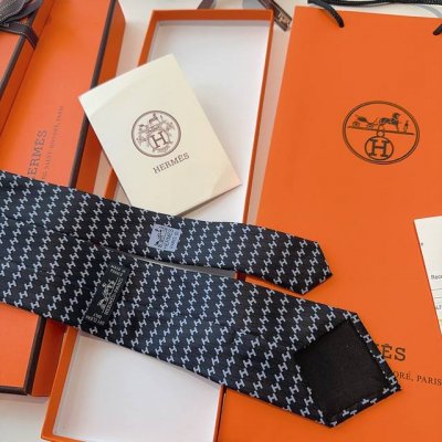 特 领带新款出货啦爱马仕男士新款领带系列，让男士可以充分展示自己个性。100%顶级斜纹真丝手工定制