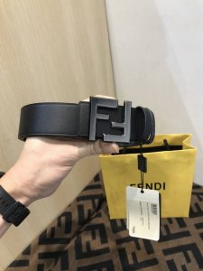 特 配送专柜包装 打孔针 新款 Fd 宽38 Mm 支持Nfc 芯片扫描，标志造型皮带，原版F拉丝枪色铆钉扣，进口原版小牛纹配老花制成，手感柔软，镀金表面金属制
