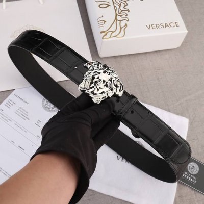 特 Versace 范思哲 爆款鳄鱼纹/双面头层、采用精挑细选进口牛皮，手感柔软细腻/做工精致与专柜1:1品质！商务既有时尚的男士腰带火爆中！宽度4.0Cm D