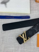 配全套包装盒 Lv 进口老花面料腰带，宽40毫米，搭配不锈钢原单钢扣，内衬小牛皮。商务服装造型的完美搭配。永恒经典，与正品零差距。
