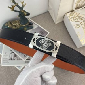 范思哲 特种皮腰带系列 ，原厂五金精品不锈钢扣，手感柔软舒适 宽3.8Cm。