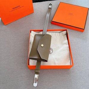 特 Hermes爱马仕专柜同步 女士Kelly腰带 可当裙带也当腰带 宽1.7Cm 双面头层原版牛皮 正品开模不锈钢五金扣 精致 高贵 奢华有品味 长短可自行调