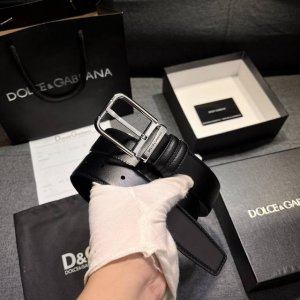 特 Dg， 杜嘉班纳 新款 宽3.5Cm高级定制款男士皮带 鸵鸟纹 双面头层牛皮，真材实料 很有质感 时尚经典不失风范 可自行裁剪 ！