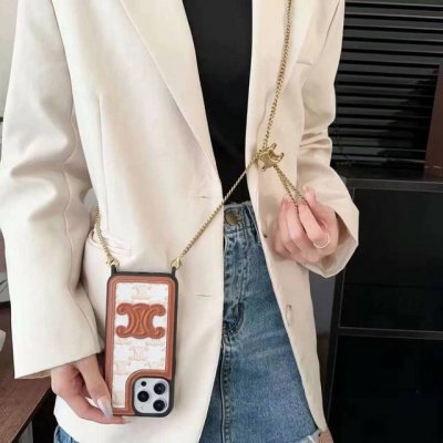 Celine赛琳凯旋门手机壳 凯旋门链条挂绳可斜挎可挂脖 型号 为了不出现报错型号 请打开本机查看手机设置显示的型号 iphone16系列更新 iphone16