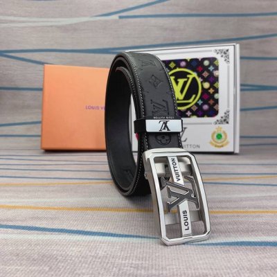 品名：Lv..路易..威登原单 自动带 材质：原单牛皮腰带 百分百头层牛皮腰带保证真皮，24K纯钢扣，专柜原单品质、做工精细，时尚大牌，送人自用首选 包装： 请