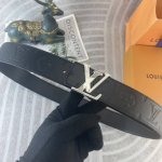 Lv 特种皮腰带系列 ，原厂五金精品不锈钢扣，手感柔软舒适 宽3.8Cm。