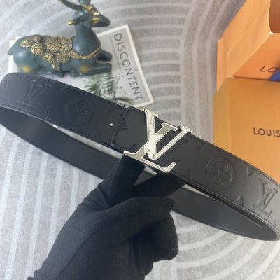 Lv 特种皮腰带系列 ，原厂五金精品不锈钢扣，手感柔软舒适 宽3.8Cm。