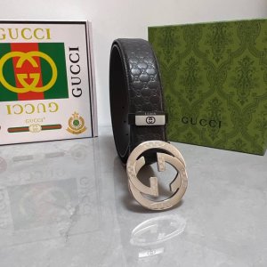 品名：古奇.Gu...Ci 原单 材质：原单牛皮腰带 专柜原单品质、做工精细，时尚大牌，送人自用首选 包装： 请认准如图专柜包装赠送打孔器手提袋专柜礼盒宽度3.