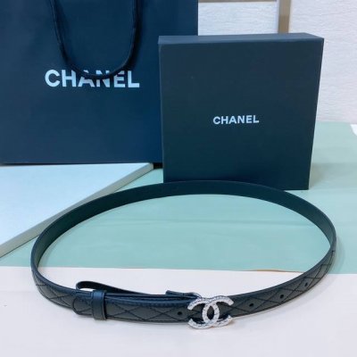Chanel 24C 字母腰带 软硬适中的小羊皮 春夏搭配好帮手 一年四季最不可缺少的搭配神器 穿裙子西装搭它简直不要太高级 2.0Cm精品