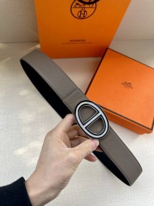 特 HermèS 爱马仕皮带 原单品质 进口头层牛皮 手掌纹搭配黑色平纹底 38Mm宽 搭配官网经典施华洛水晶钻扣 银扣