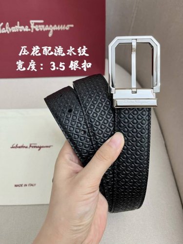 特 Ferragamo菲拉格慕男士专柜对版金属扣，头层牛皮双面外用腰带，商务通勤休闲场合均适合佩戴。3.5Cm