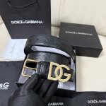 Dg，宽3.5Cm 杜嘉班纳 新款 压花小牛皮简约百搭腰带，Dolce&Gabbana Milano 针扣标牌装饰别具一格。