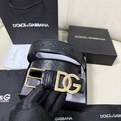 Dg，宽3.5Cm 杜嘉班纳 新款 压花小牛皮简约百搭腰带，Dolce&Gabbana Milano 针扣标牌装饰别具一格。