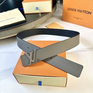 特 L0Uis Vuitt0N 專櫃最新升級版本 寬度40Mm 原廠小荔枝纹Togo皮内衬進口柔軟小牛皮底 搭配经典字母搭扣 百搭易襯！