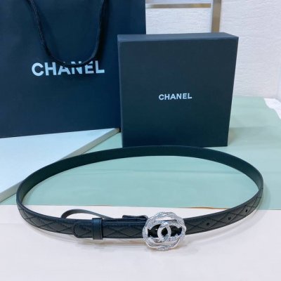 Chanel 24C 字母腰带 软硬适中的小羊皮 春夏搭配好帮手 一年四季最不可缺少的搭配神器 穿裙子西装搭它简直不要太高级 2.0Cm精品