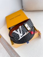 品名 Lv..路易..威登腰带皮带原单 型号 挂扣 经典纯钢材质挂扣 头层牛皮 图片实物拍摄 材料 头层牛皮 挂扣系列 纯钢材质扣头 钯镀电镀工艺永不掉色 原版