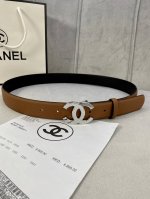 宽度3.0Cm Chanel 香奈儿 荔枝纹牛皮金 银色花纹金属钢扣。