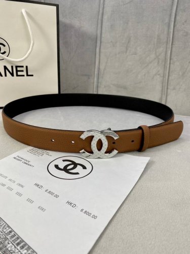 宽度3.0Cm Chanel 香奈儿 荔枝纹牛皮金 银色花纹金属钢扣。