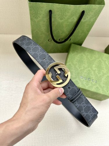 特P190 宽度3.8Cm Gucci Gg Supreme帆布腰带，饰以互扣式双 G 带扣。腰带为意大利尺寸， 黑色/蓝色/米色/乌木色 Gg Supreme
