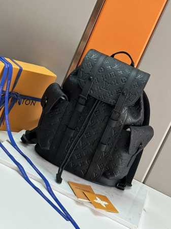 顶级原单原版开发，全钢五金本款 Christopher 小号双肩包融合 Monogram Eclipse Reverse 帆布和皮革饰边，以稍小尺寸呈现登山包的 - 点击图像关闭