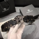 特 范思哲 宽4.0Cm 新款 皮革腰带，以经典 Versace 美杜莎头像装饰，皮带配有闪亮双色五金，增添造型魅力。完美时尚必备单品。