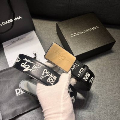 Dg，宽4.0㎝ Dolce&Gabbana 新款 黑色印花小牛皮腰带，摩登干练配饰，缀以双色电镀金属 Dg 徽标搭扣