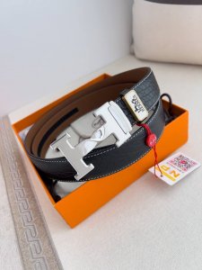 品名：爱马仕.Her..Mes自动扣皮带 腰带 型号：自动扣，纯钢材质经典自动扣，头层牛皮自动带身 腰带：百分百头层牛皮，自动带身，保证真皮。24K纯钢扣永不掉
