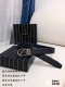 特 Zegna 杰尼亚 宽度3.5Cm 双面皮带，牛皮材质，配有钌金Gancini扣饰。风格现代，为日常造型增姿添彩。该皮带可调节，且能根据需要剪裁，达到修身效