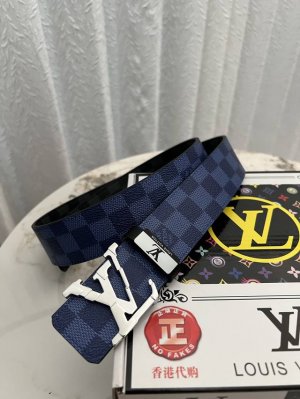 品名：Lv..路易..威登原单 材质：原单牛皮腰带 百分百头层牛皮腰带保证真皮钢扣，专柜原单品质、做工精细，时尚大牌，送人自用首选 包装： 请认准如图专柜包装赠