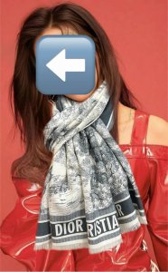 新款迪奥2620双面同色 动物丛林 太美了 下手一定要快[嘴唇]四季都可以用 真心美的让人非常非上身效果简直美翻了 品质非常完美整个围巾给人气场的同时又非常精致