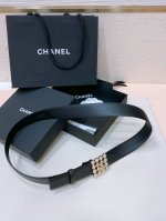 Chanel 24C 小牛皮、金属 与琉璃珍珠 金与珍珠白 Logo搭扣 手感柔软 细腻3.0Cm 码数75- -100