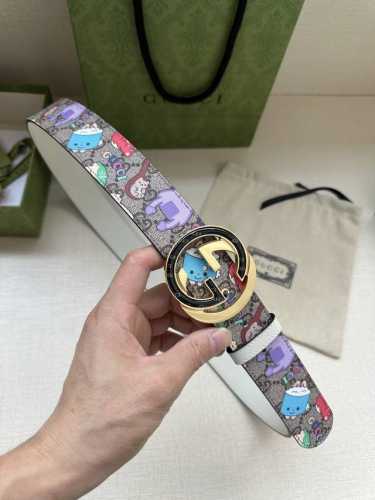 宽度3.8Cm Gucci Gg Marmont系列每一季都会推陈出新，为灵感源于70年代的标志性gg配件注入宠物现代精髓。这款gg Supreme帆布腰带反面