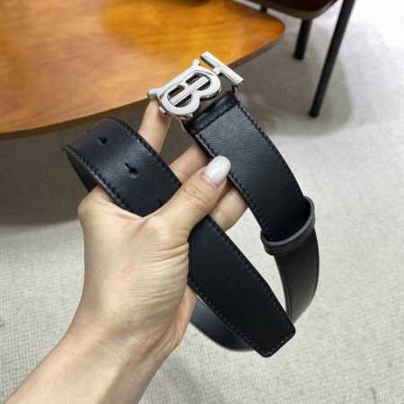 巴宝l。意大利制皮革腰带，采用百搭设计。商务休闲佩戴，饰牌搭扣装饰专属标识图案 3.8Cm宽 - 点击图像关闭